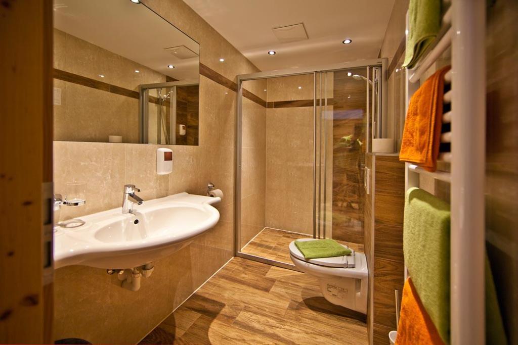 Landhotel Rauchenwalderhof Mayrhofen Szoba fotó