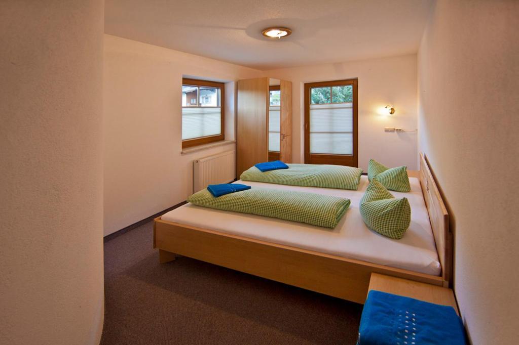 Landhotel Rauchenwalderhof Mayrhofen Szoba fotó