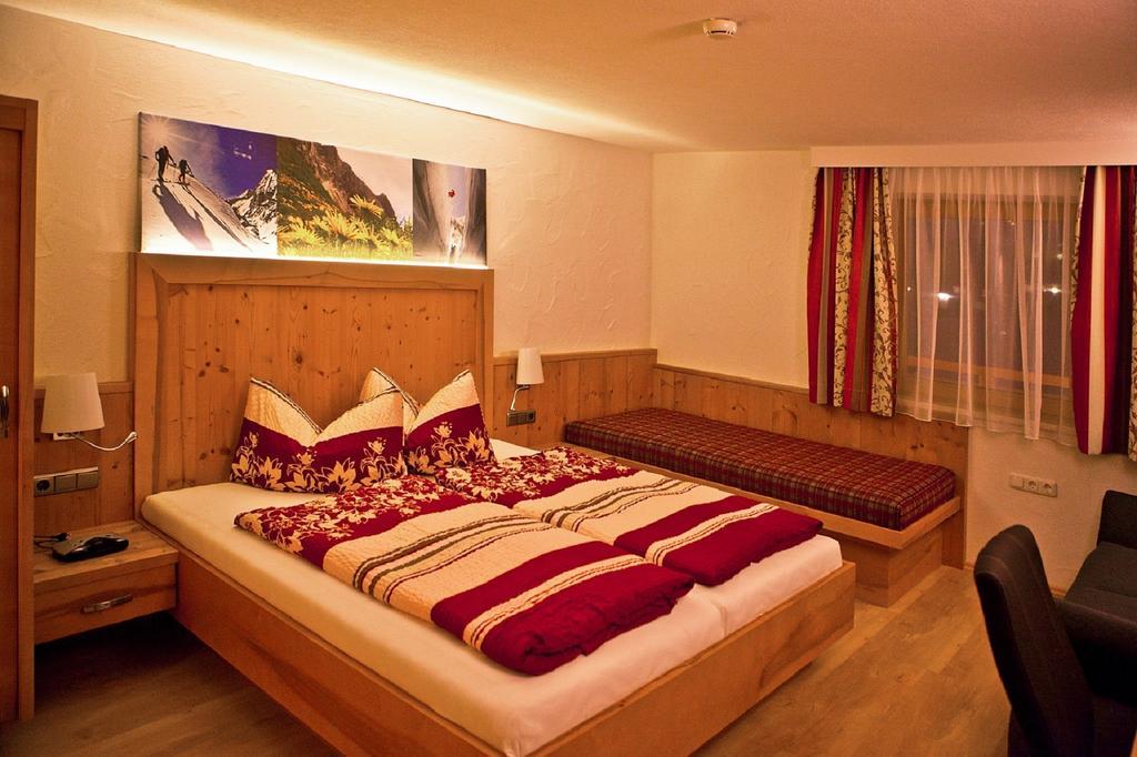 Landhotel Rauchenwalderhof Mayrhofen Szoba fotó